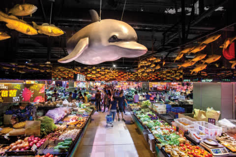 Busy, colourful Maritime Market is a fun place to visit. Busy, colourful Maritime Market is a fun place to visit.