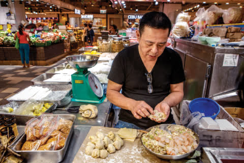 Tenant is working in Link REIT fresh market. Tenant is working in Link REIT fresh market.